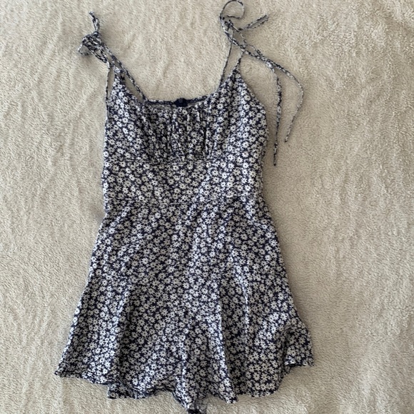 Princess Polly | Thorsen Romper - Picture 3 of 8